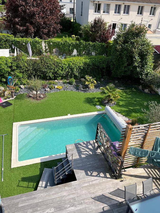 Villa pour 11 personnes, avec Balcon et Terrasse ainsi que Jardin et Piscine à Vacherauville
