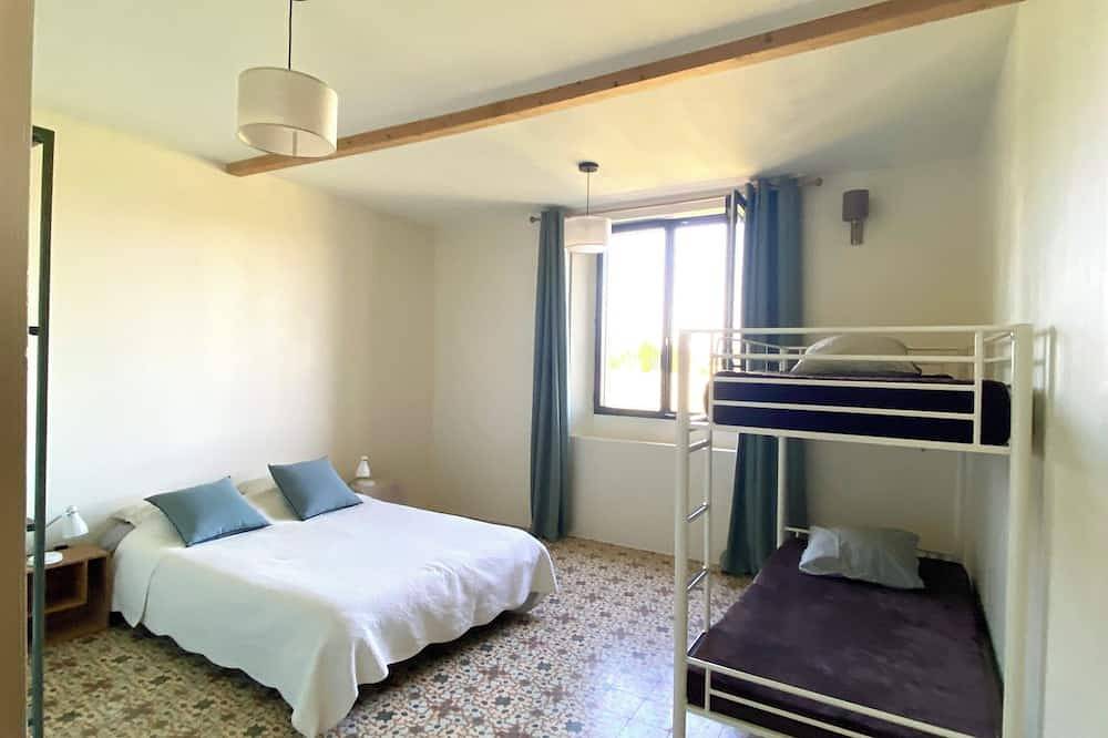 House in farmhouse, L'Aube in Caumont-sur-Durance, Vaucluse
