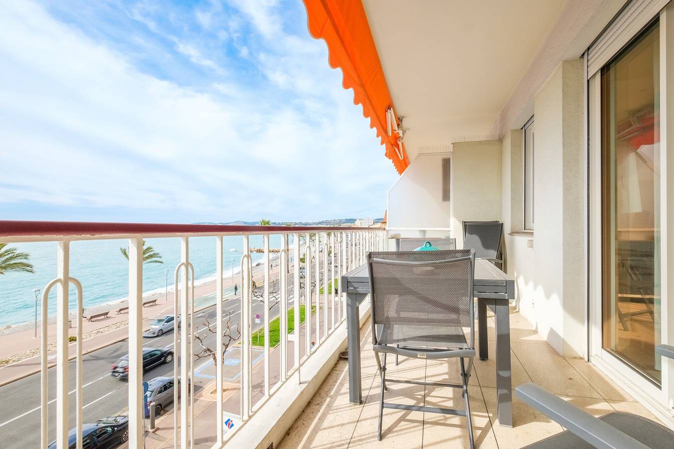 Appartement entier, Appartement Angelina avec vue sur mer, terrasse privée et Wi-Fi in Cros de Cagnes, Cagnes-sur-Mer