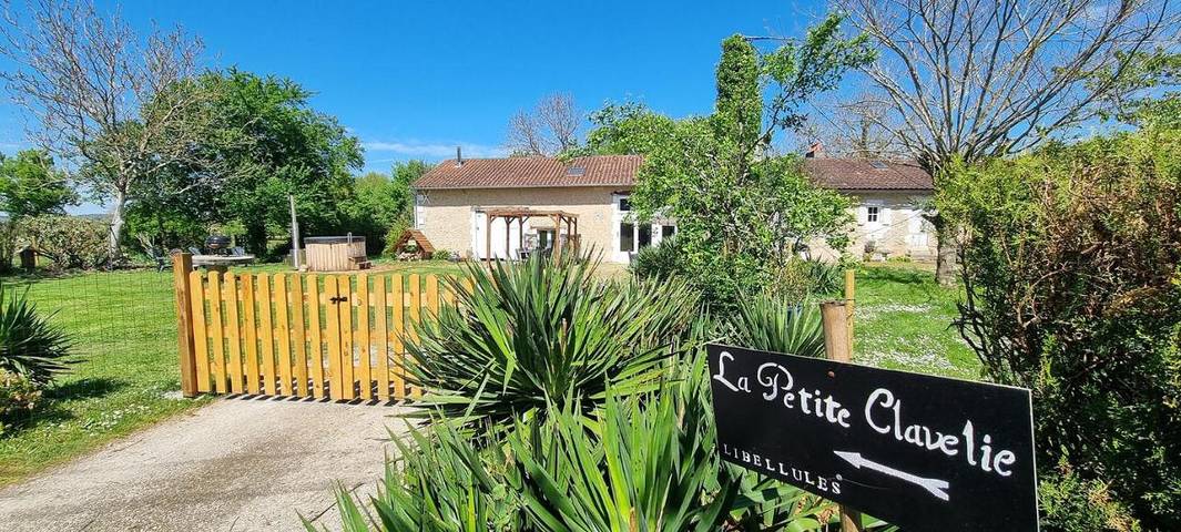 Location de vacances pour 10 personnes, avec sauna ainsi que jacuzzi et jardin, animaux acceptés à Ribérac - 2