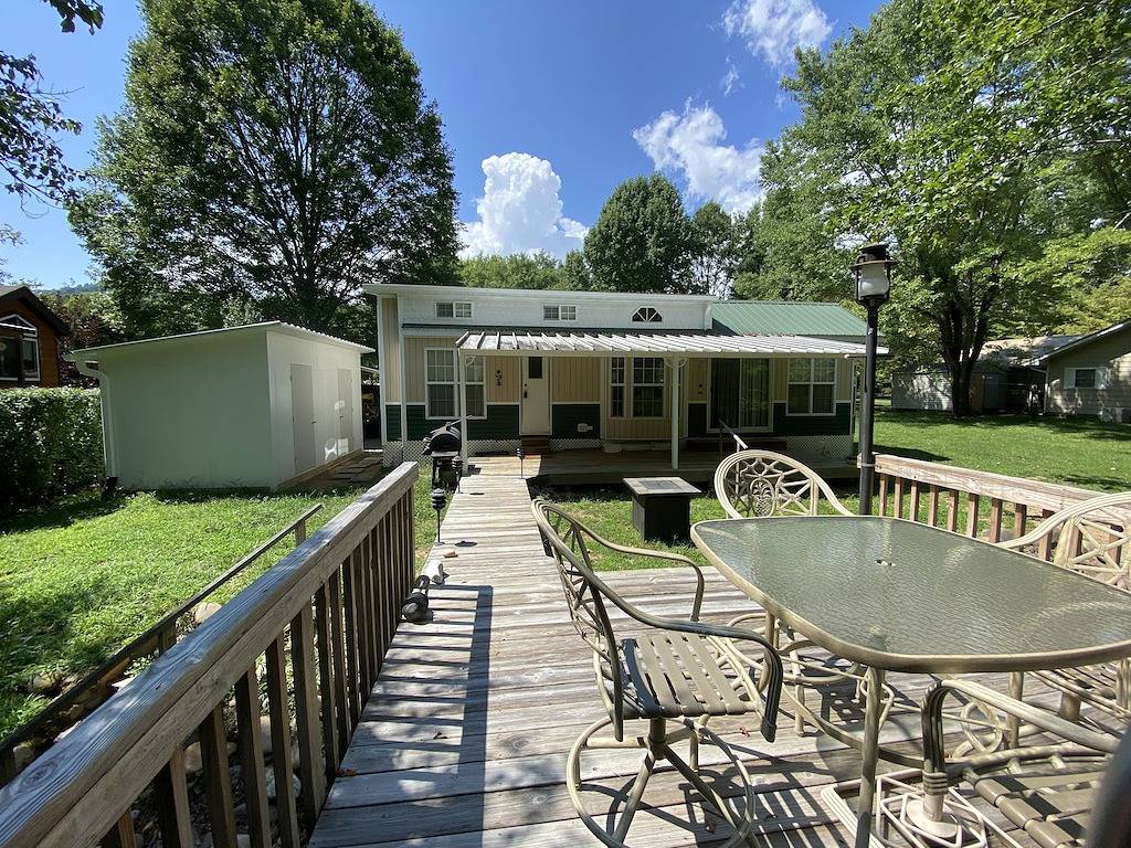 Tiny Toot - “On Deep Creek” Bryson City, Nc in Fontana Lake