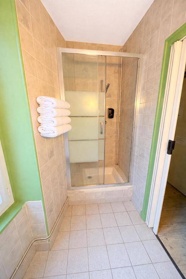 Hôtel pour 2 personnes, animaux acceptés à La Chaise-Dieu - 3