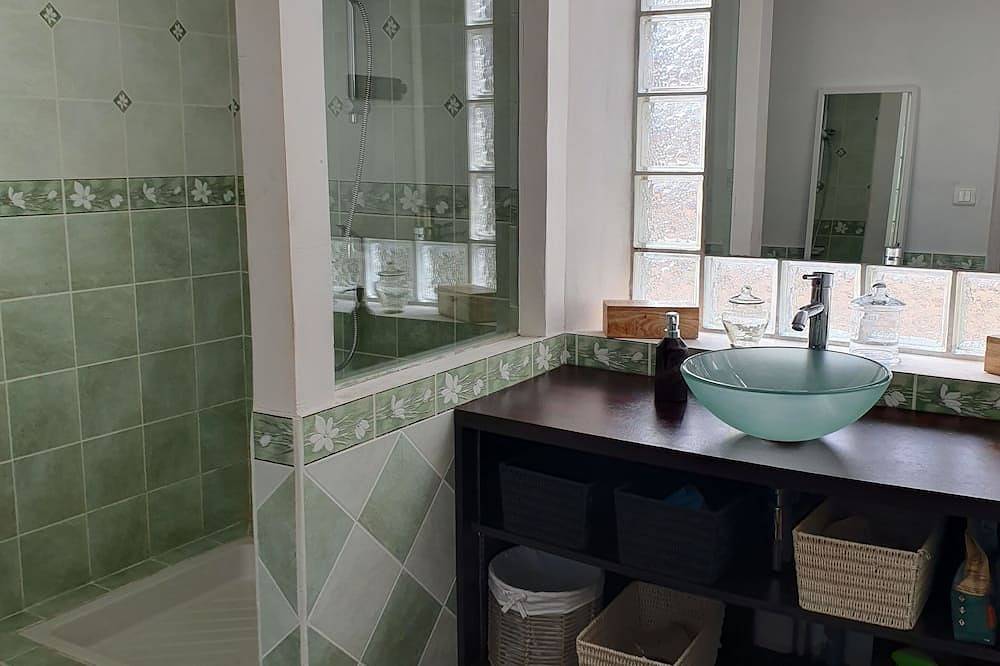 Appartement entier, Charmant Appartement  duplex dans maison de village au cœur de la Provence 160m2 in Pierrevert, Parc naturel régional du Luberon