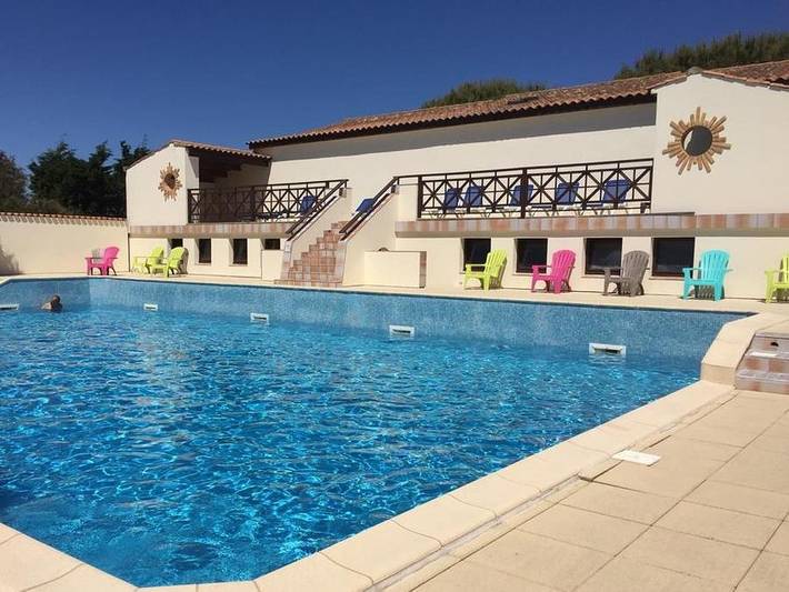 Camping para 4 personas, con piscina para niños además de piscina y terraza - 1
