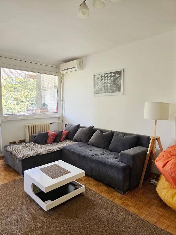 Ferienwohnung für 4 Personen, mit Balkon und Terrasse sowie Ausblick in Belgrad