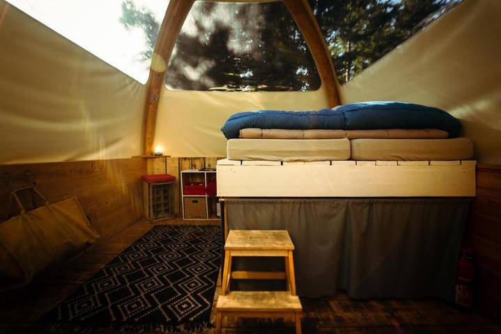 Tente pour 2 personnes, avec vue et terrasse, animaux acceptés