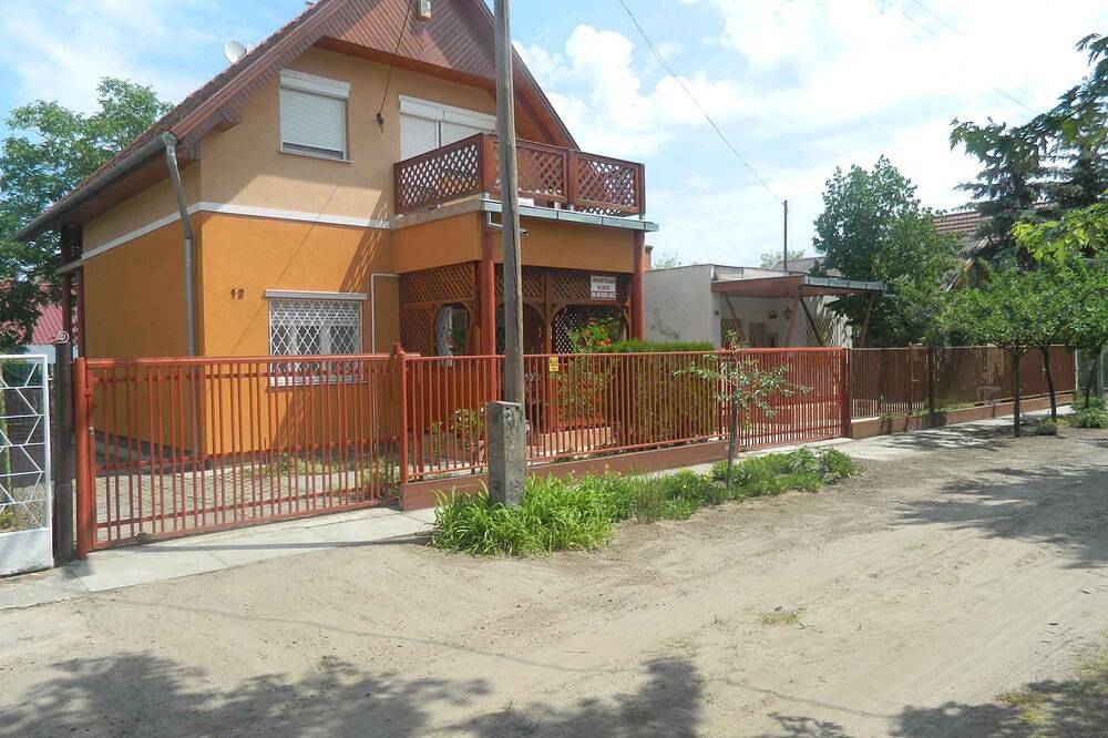 Ganze Wohnung, Ferienwohnung in einer schöne Gegend in Cserkeszőlő, Komitat Jaß-Großkumanien-Sollnock