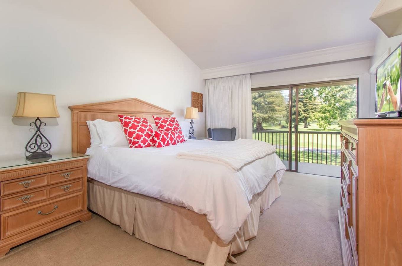 Entire apartment, Luxury Napa Condo   Golf Views   Prime Location in Napa Valley
