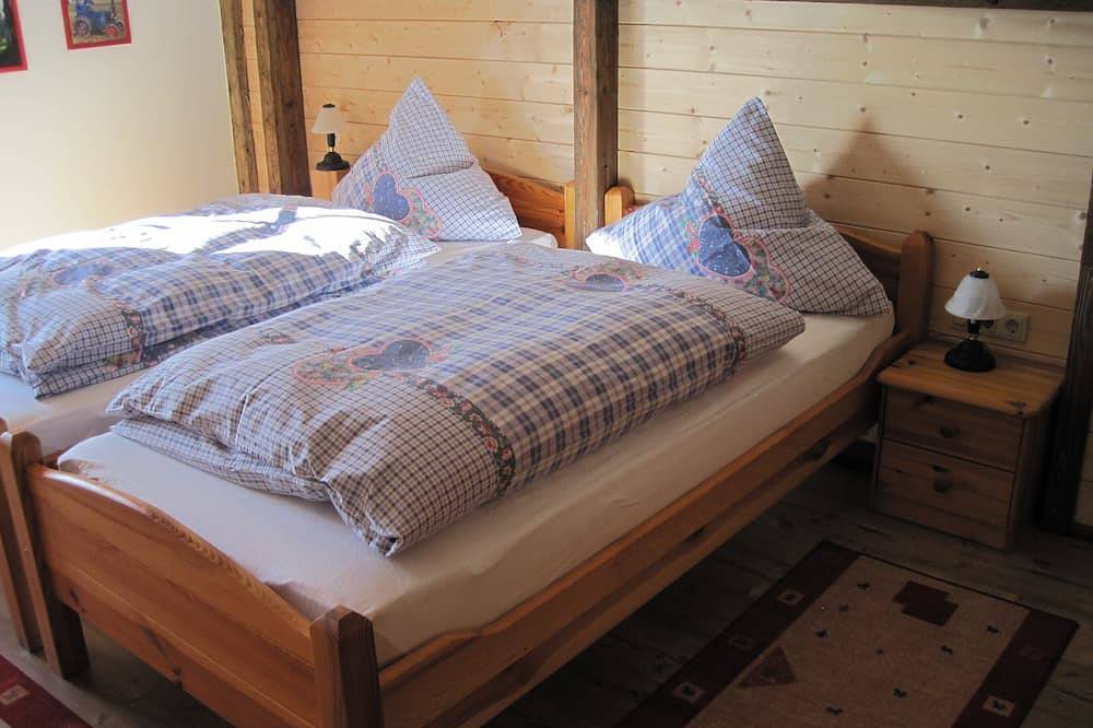 Ganze Wohnung, Gemütliche Ferienwohnung S´Hopfe am Bähnle-Radweg und Wutachschlucht in Bonndorf, Südschwarzwald