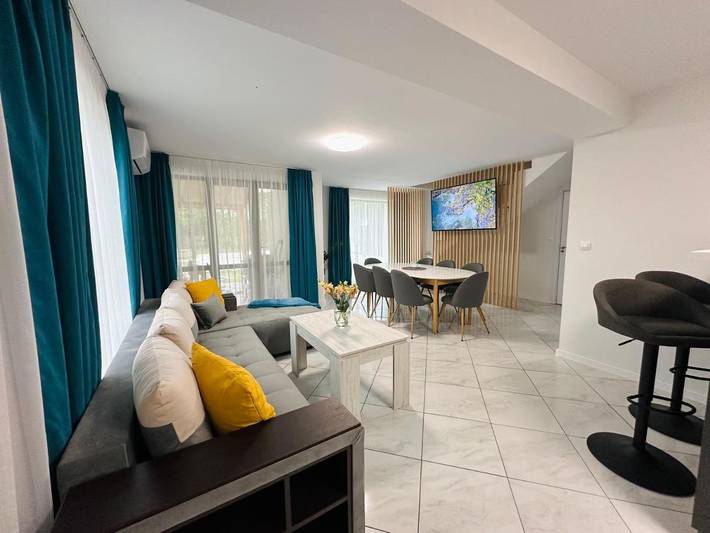 Casa rural para 10 personas, con piscina además de jardín y vistas en Bulgaria