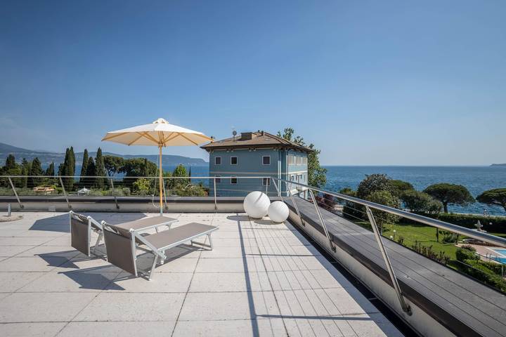 Monolocale intero, Monolocale 'Madeleine' con vista sulle montagne, piscina e Wi-Fi in Maderno, Toscolano-Maderno