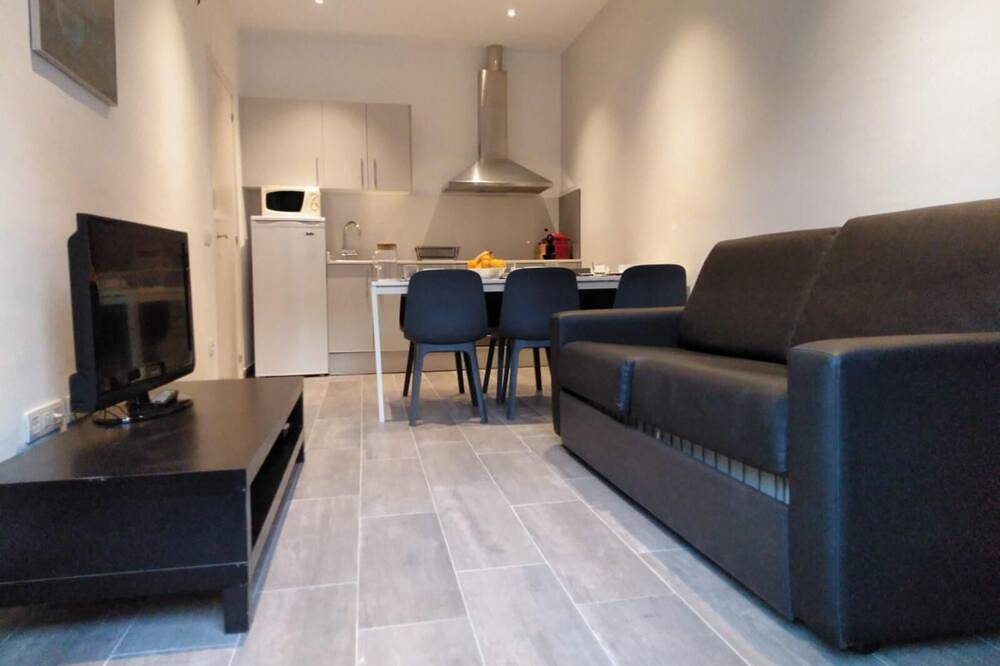 Apartamento Con Terraza Grande by Bossh! in Barcelona Zentrum, Barcelona