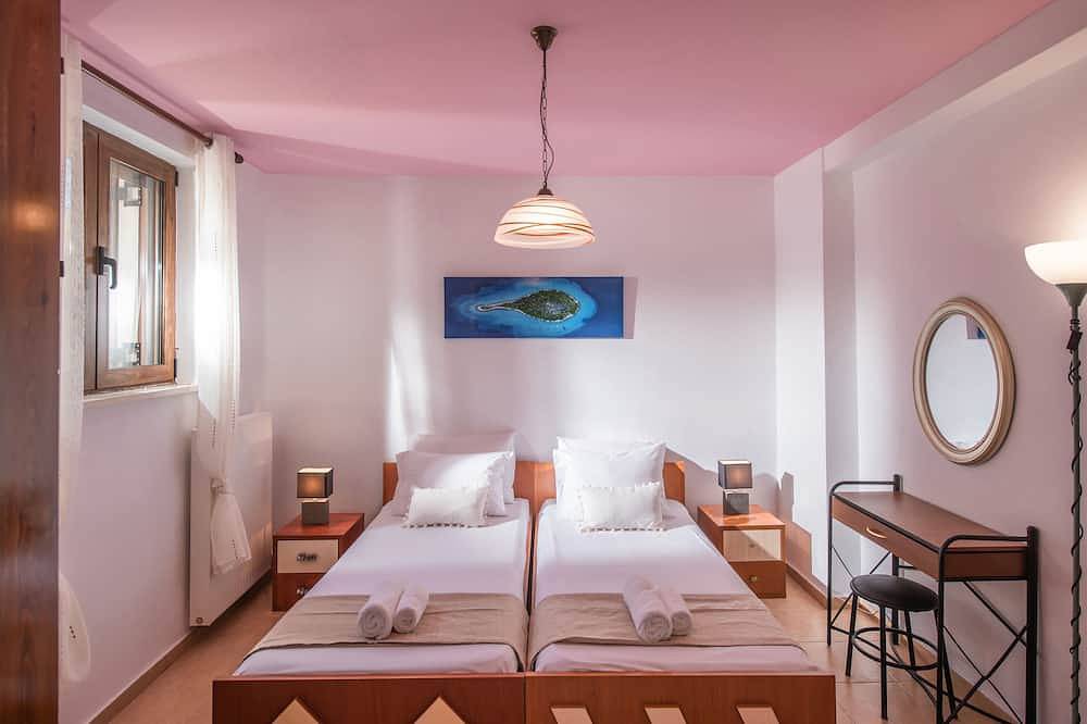 Villa Elisavet, a traditional retreat with pool in Milatos, Lasithi