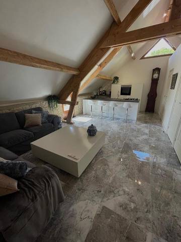 Gîte pour 4 personnes, avec jardin ainsi que vue et piscine à Dégagnac