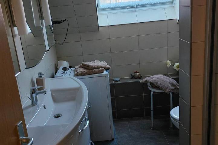 Ganze Wohnung, Ferienwohnung mit Balkon in Pinnow, Ludwigslust-Parchim