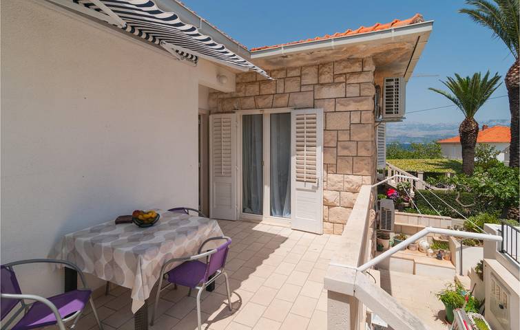 Gîte pour 5 personnes, avec terrasse et jardin à Supetar - 3