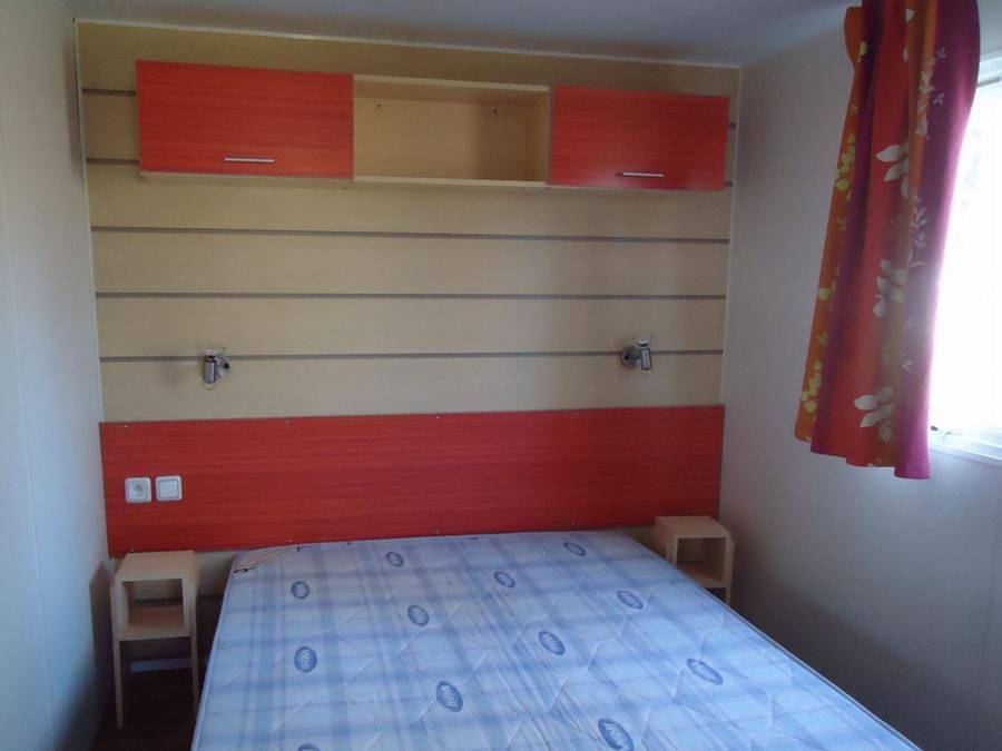 Camping Paradis Le Rocher de La Granelle - Mobilhome 4 personnes - Confort Sm in Le Bugue, Dordogne