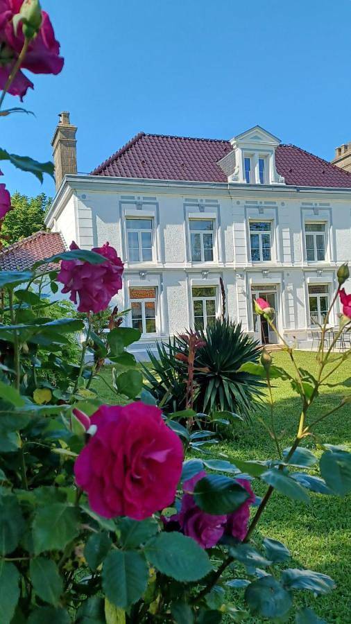 Ferienwohnung für 2 Personen, mit Terrasse und Whirlpool sowie Garten und Ausblick