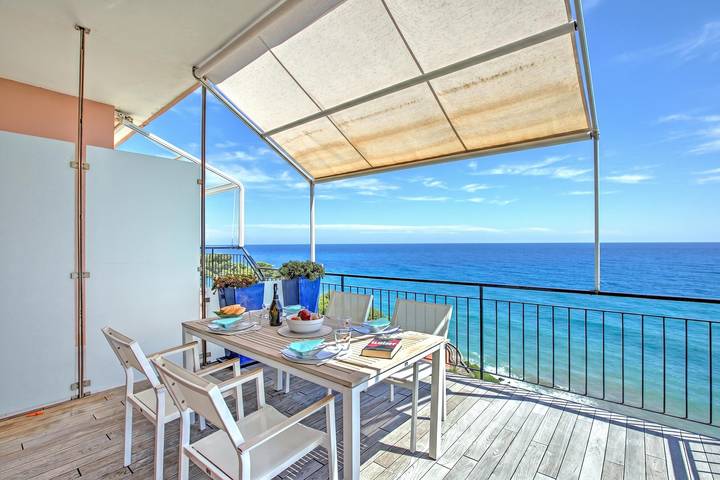 Appartamento per 4 persone, con Vista oceano e Terrazza nonché Piscina per bambini ad Andora