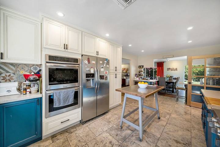 Vacation rental for 8 people, with hot tub and yard, with pets in North Hollywood
