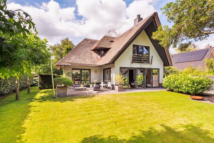 Villa für 6 Personen, mit Whirlpool und Terrasse sowie Garten und Sauna in Bergen (Nordholland)