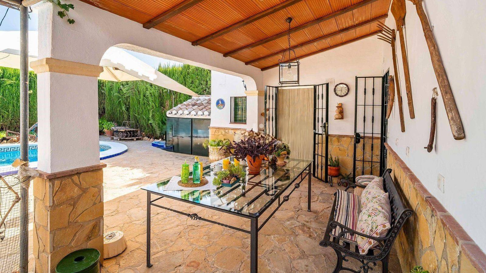Cortijo La Nobleza: Ferienhaus mit privatem Pool, Wlan und Bergblick in Archidona, Málaga Provinz