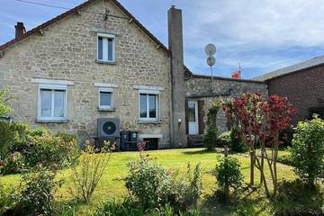 Gîte pour 9 personnes, avec jardin, animaux acceptés à Coucy-le-Château-Auffrique