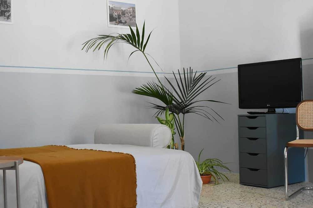 House the square in Cutrofiano, Lecce Provinz