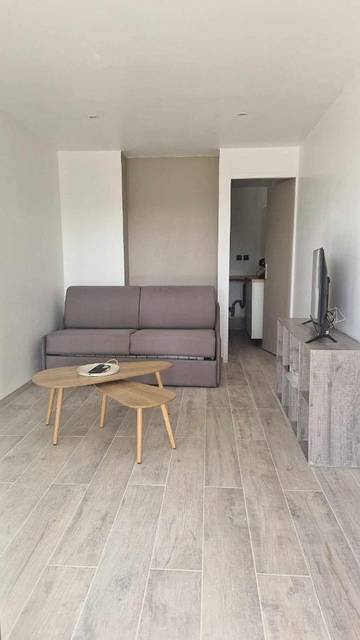 Gîte pour 4 personnes, avec jacuzzi et terrasse, animaux acceptés à Charmes-sur-Rhône