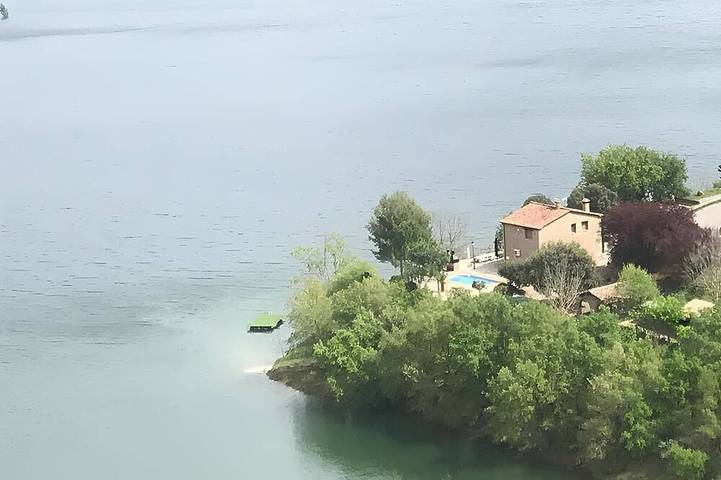 Casa de vacaciones para 10 personas, con jardín y balcón en Noguera