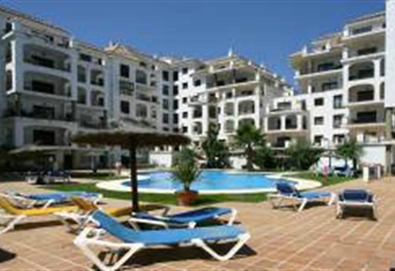 Entire apartment, Frontline Beach Apartment - Superb !!  in La Duquesa, Manilva