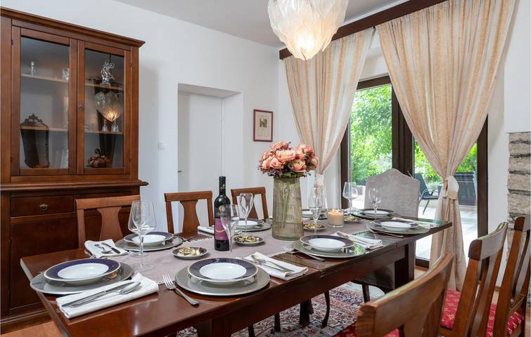 Gemütliche 2-Zimmer-Wohnung mit Terrasse, WLAN und Parkplatz in Krnica in Krnica, Marčana