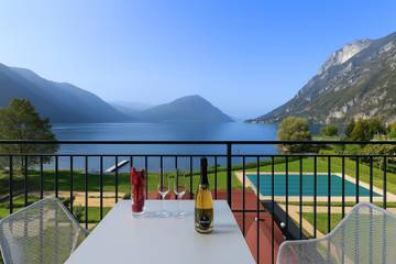 Gîte pour 4 personnes, avec vue sur le lac et terrasse dans Porlezza