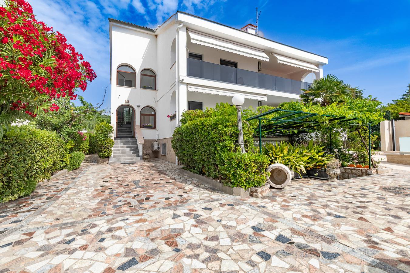 Ganzes Studio, Studio mit Terrasse und gemeinsamen Pool  in Punat, Krk