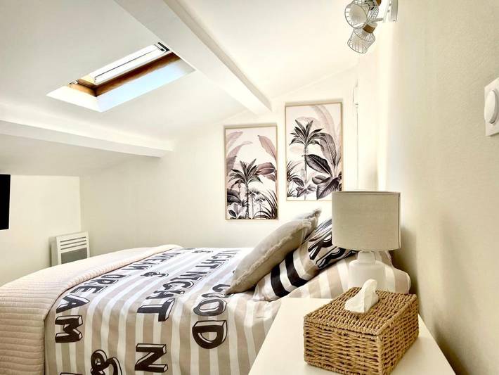 Gîte pour 4 personnes, avec balcon dans Theatre Moliere Scene Nationale