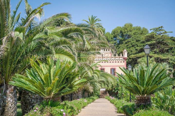 Hôtel pour 2 personnes, avec sauna et jacuzzi ainsi que jardin et piscine