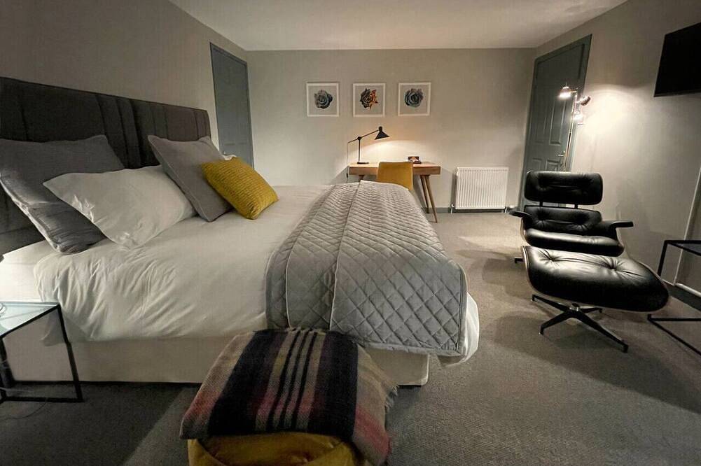New to Vrbo: Historic Central Lerwick House | Pets Welcome in Shetland Inseln