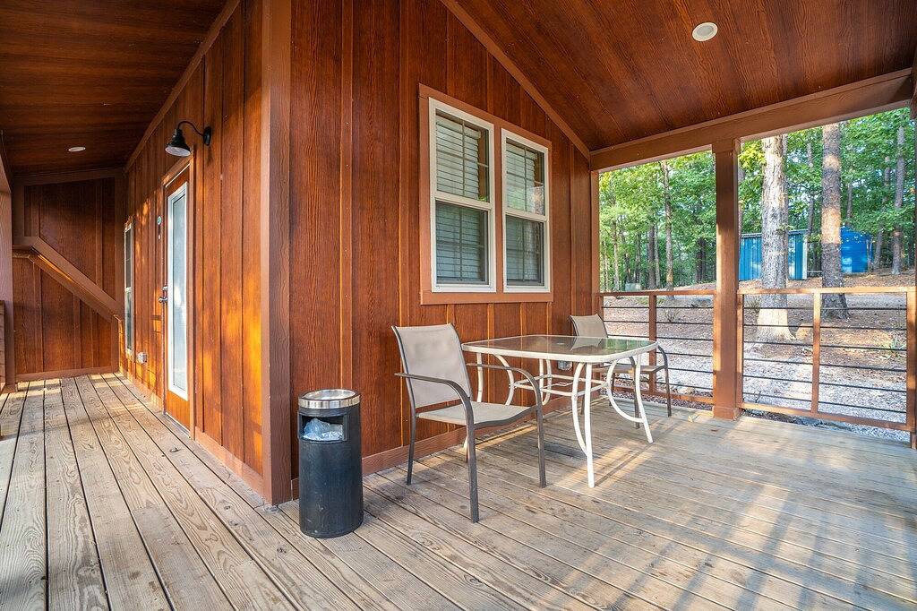 Lake House Cottage at Safe Harbor Brady Mountain on Lake Ouachita! in Lake Ouachita