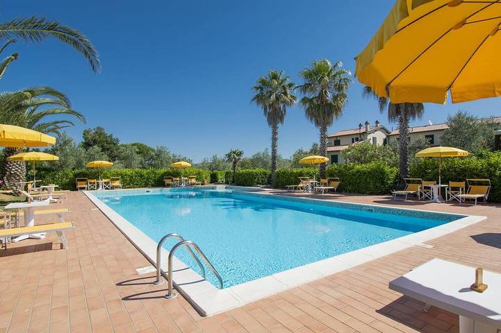 Appartement de vacances pour 6 personnes, avec piscine et jardin - 1