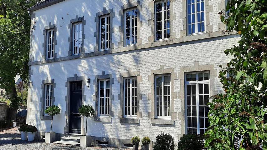 Location de vacances pour 9 personnes, avec terrasse et jardin dans Honnay