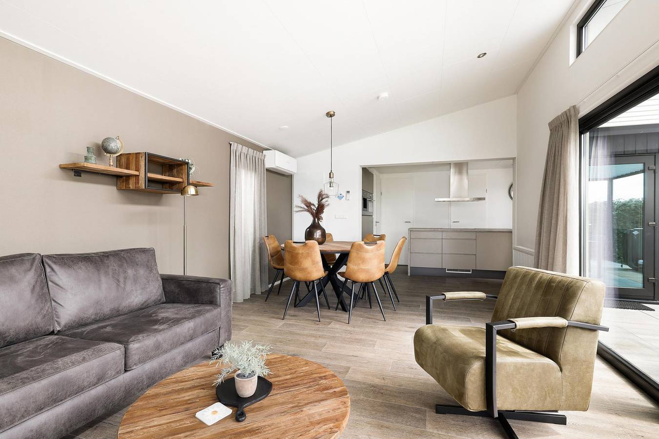 Luxe 6-persoons villa met sauna in Nunspeet op een park aan het Veluwemeer in Nunspeet, Veluwe