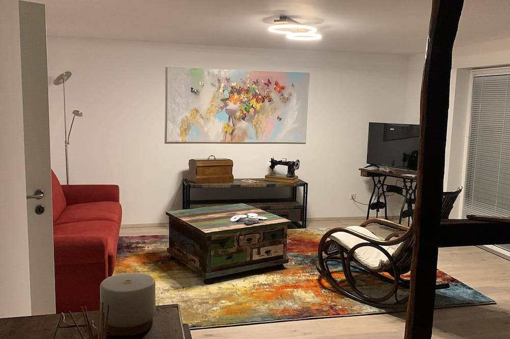 Ganze Wohnung, Außergewöhnliche romantische Ferienwohnung Sonnenschein Weinheim am Waidsee in Weinheim, Kurpfalz