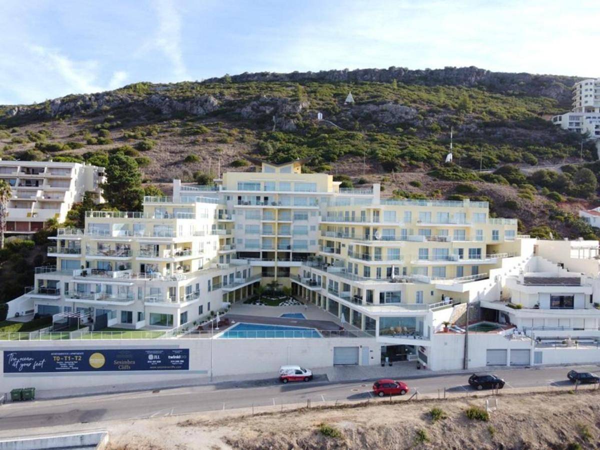 A-Mo Sesimbra by Trip2Portugal in Praia da Califórnia, Sesimbra