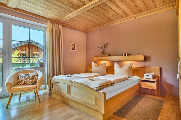 Ferienwohnung für 2 Personen, mit Garten und Balkon in Frauenau