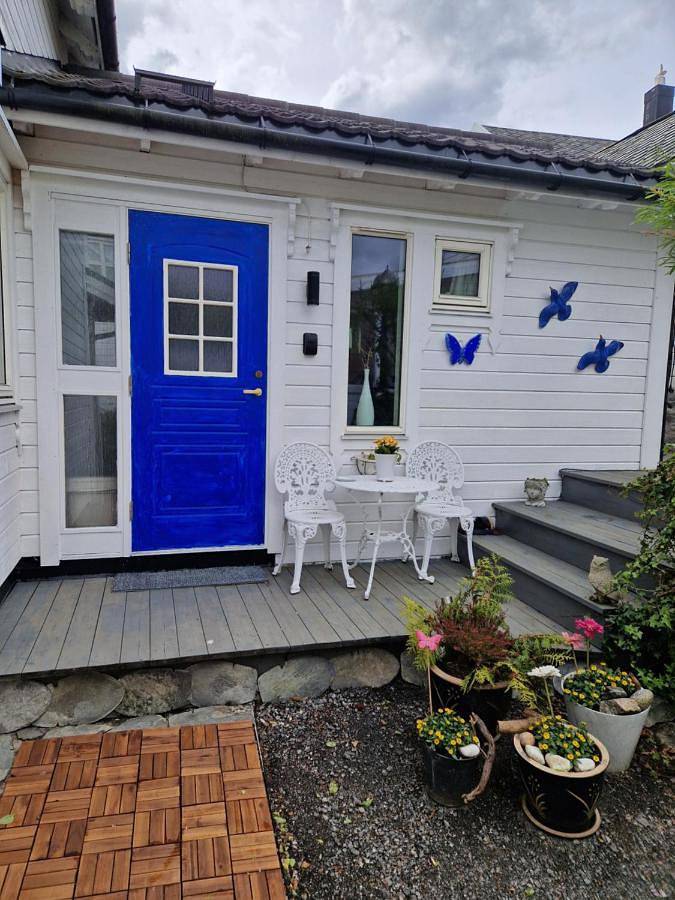 Ferienhaus für 3 Personen, mit Terrasse und Garten in Folkestad