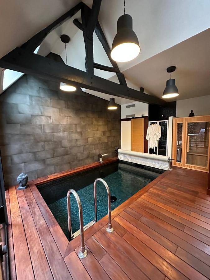 Location de vacances pour 4 personnes, avec sauna et piscine ainsi que jardin et terrasse à Forges-les-Eaux - 4
