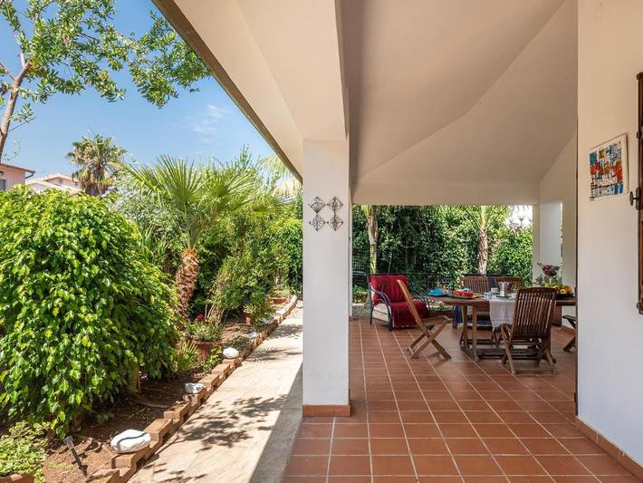 B&b per 3 persone, con Giardino e Panorama a Capoterra