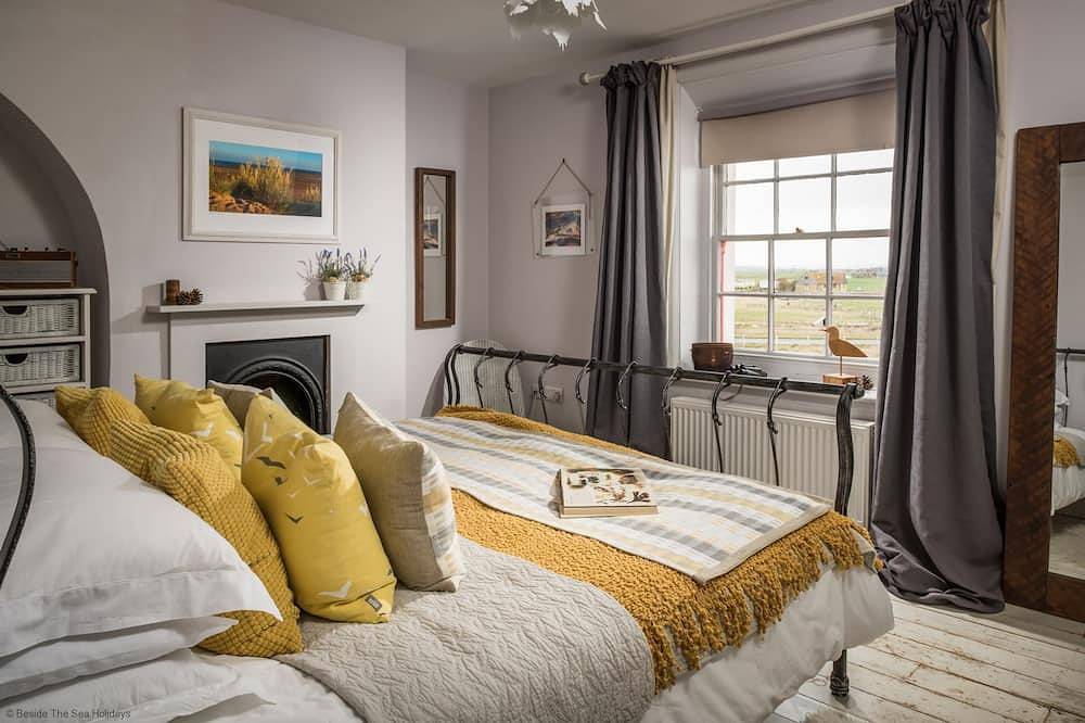 Coastguards Lookout -  a cottage that sleeps 4 guests  in 2 bedrooms in Camber Sands, Camber