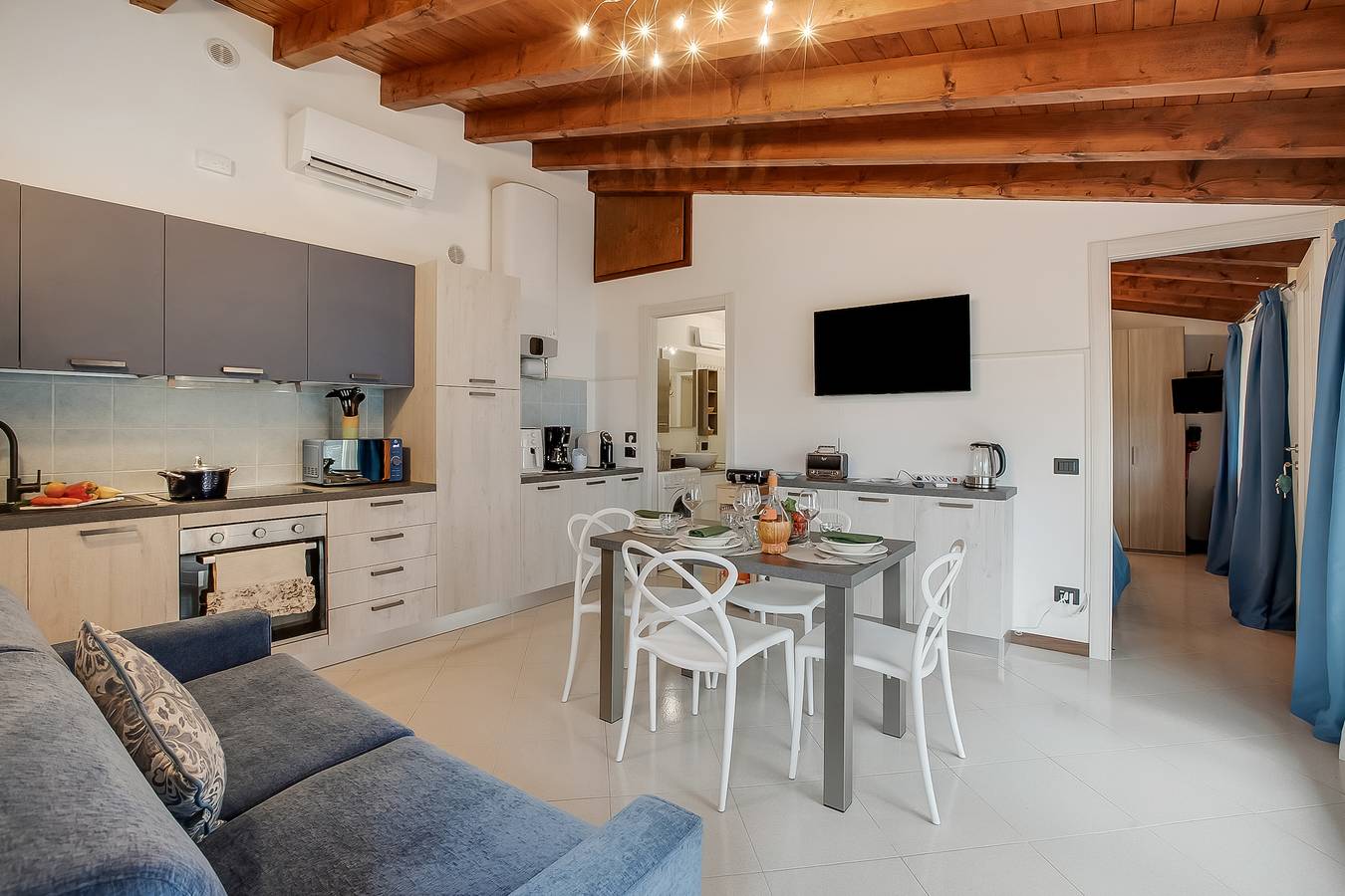 Ganze Wohnung, Blu Lavanda Lakeview Terrace + Garden in Gargnano, Gardasee-Berge