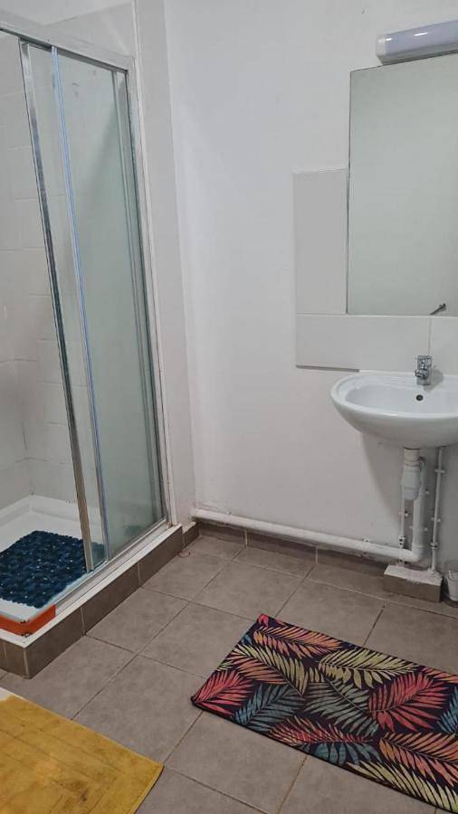 Gîte pour 6 personnes, avec vue et balcon à Koungou - 3